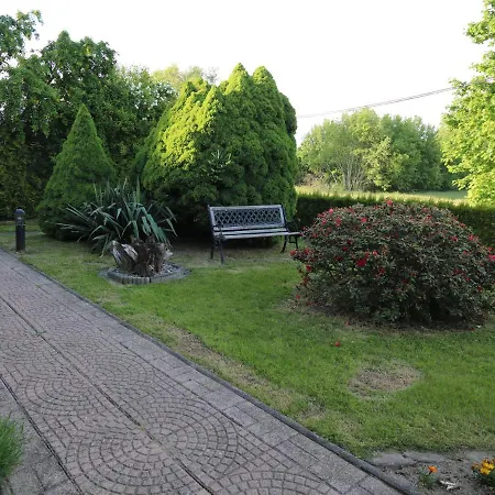 Fabulous Bungalow In Near Sea